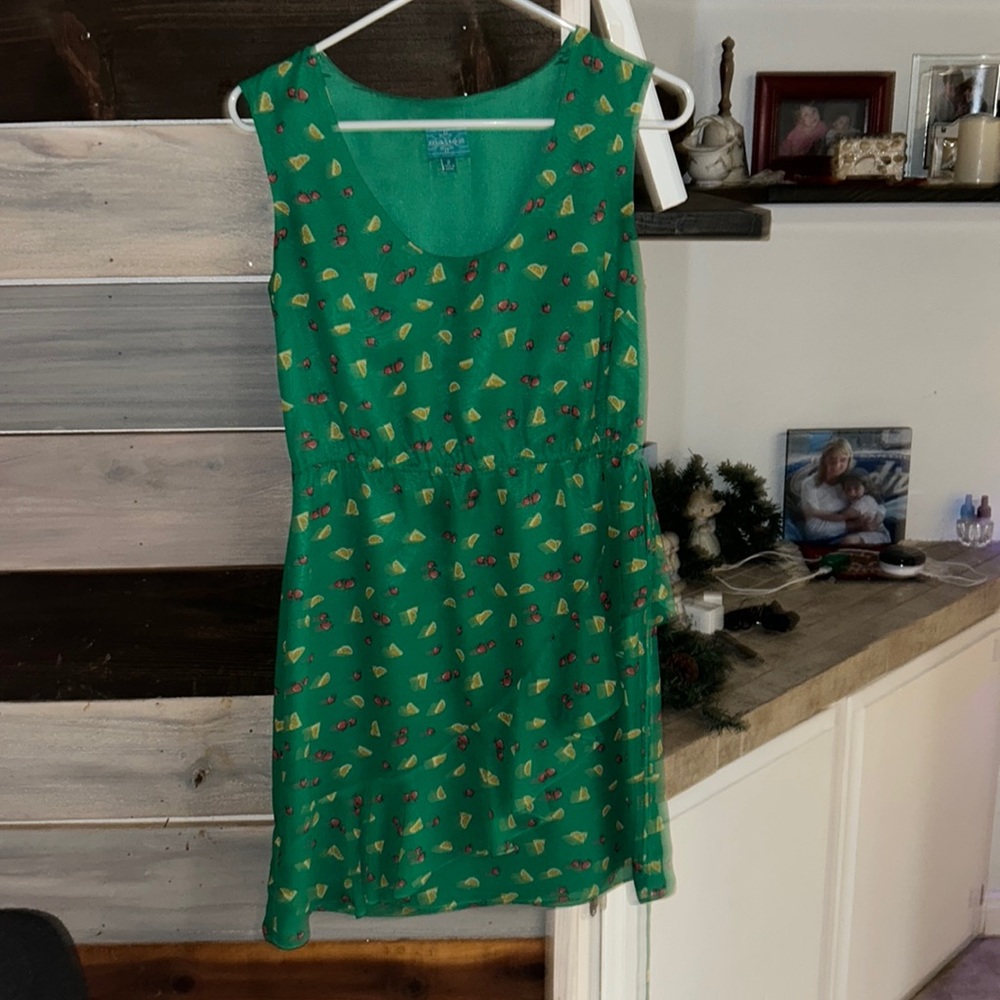 Sleeveless Dress with fruit design print - size 2